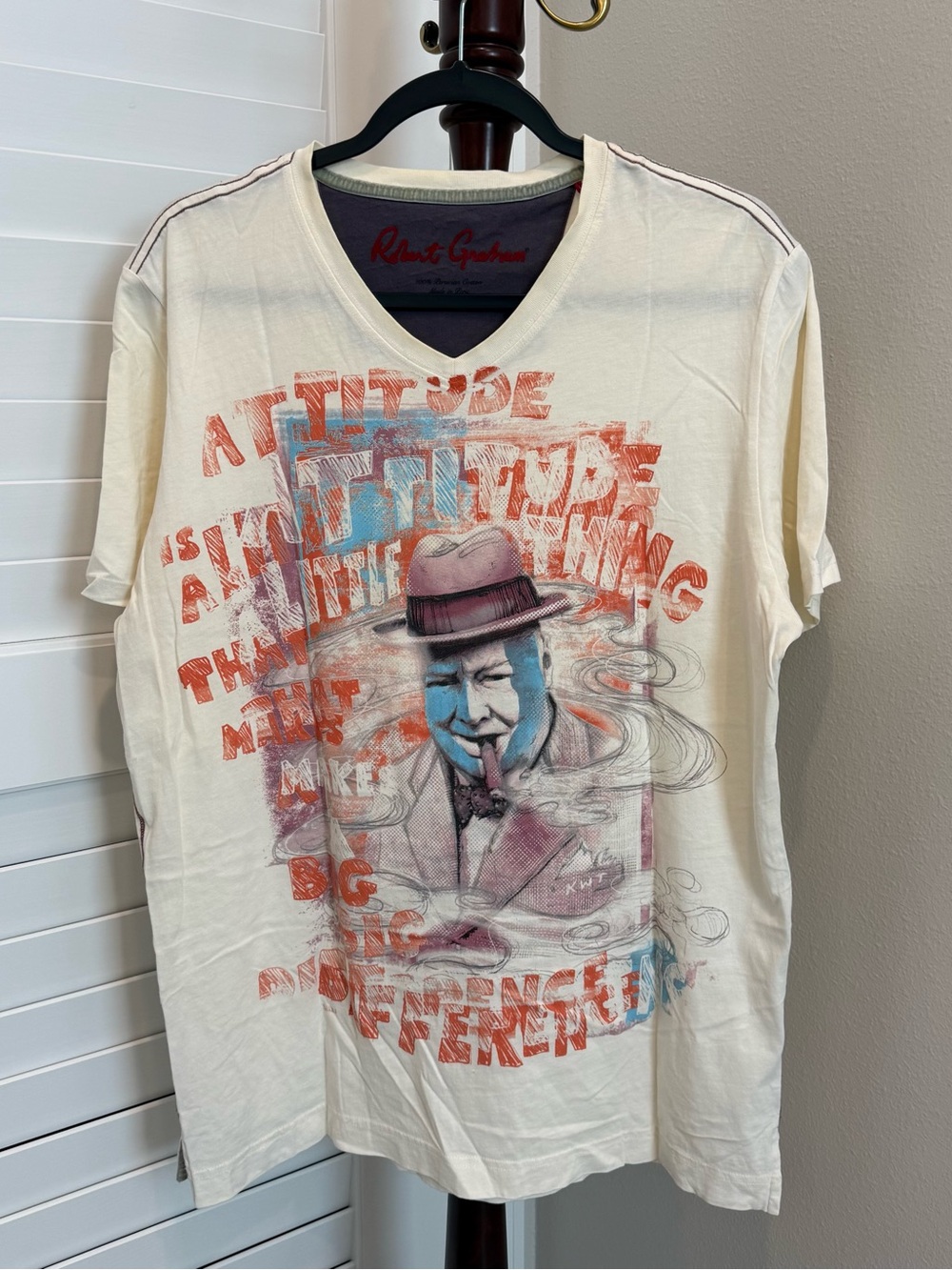 Robert Graham Cream Graphic V-Neck Tee with Multicolor Portrait